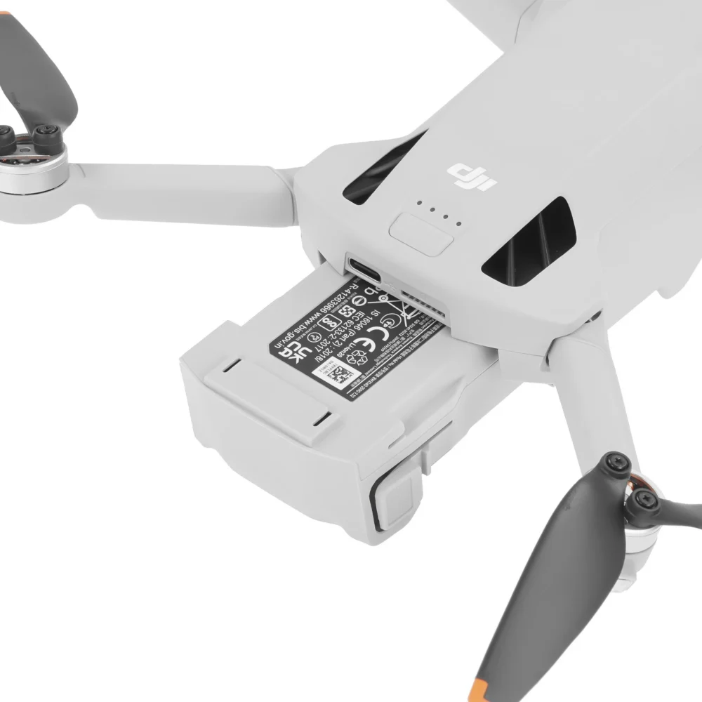 DJI Mini 4 Pro Fly More Combo белый Квадрокоптер DJI Mini 4 Pro Fly More Combo белый